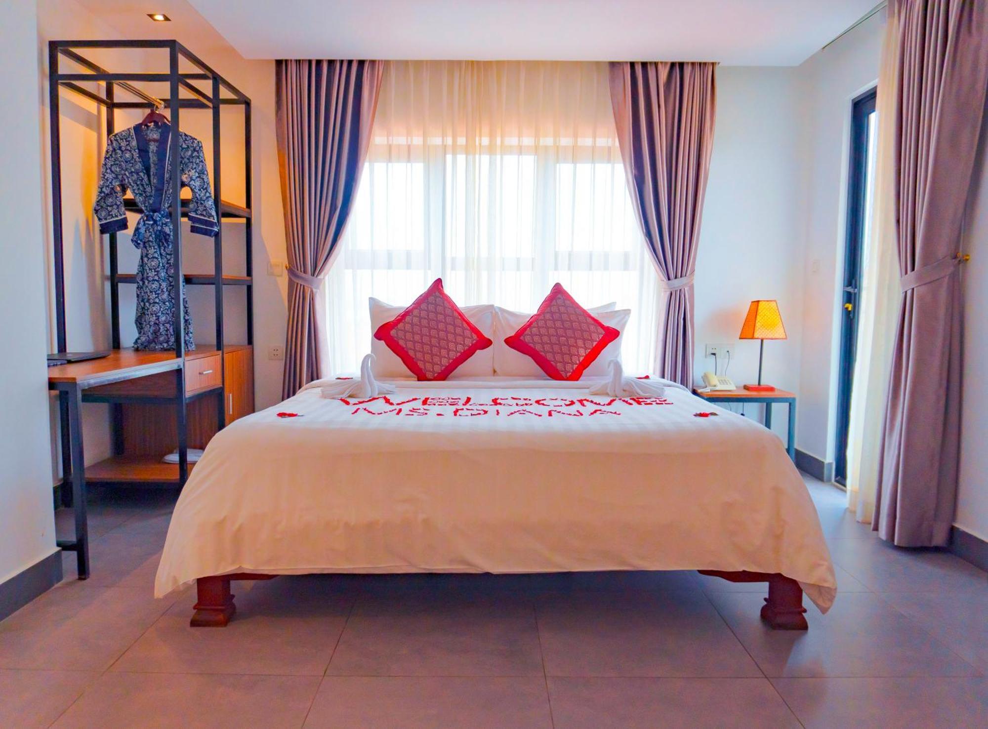 Le Botum Hotel Phnom Penh Eksteriør billede
