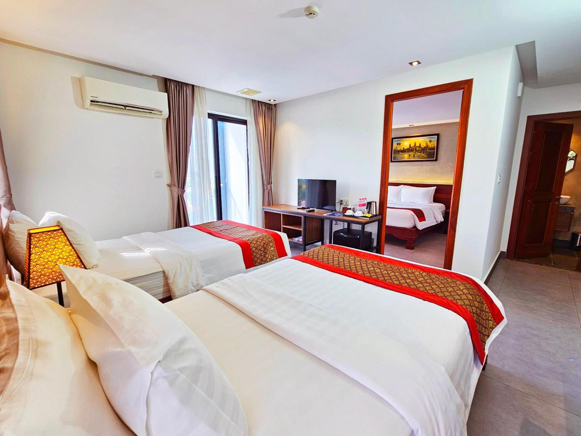 Le Botum Hotel Phnom Penh Eksteriør billede