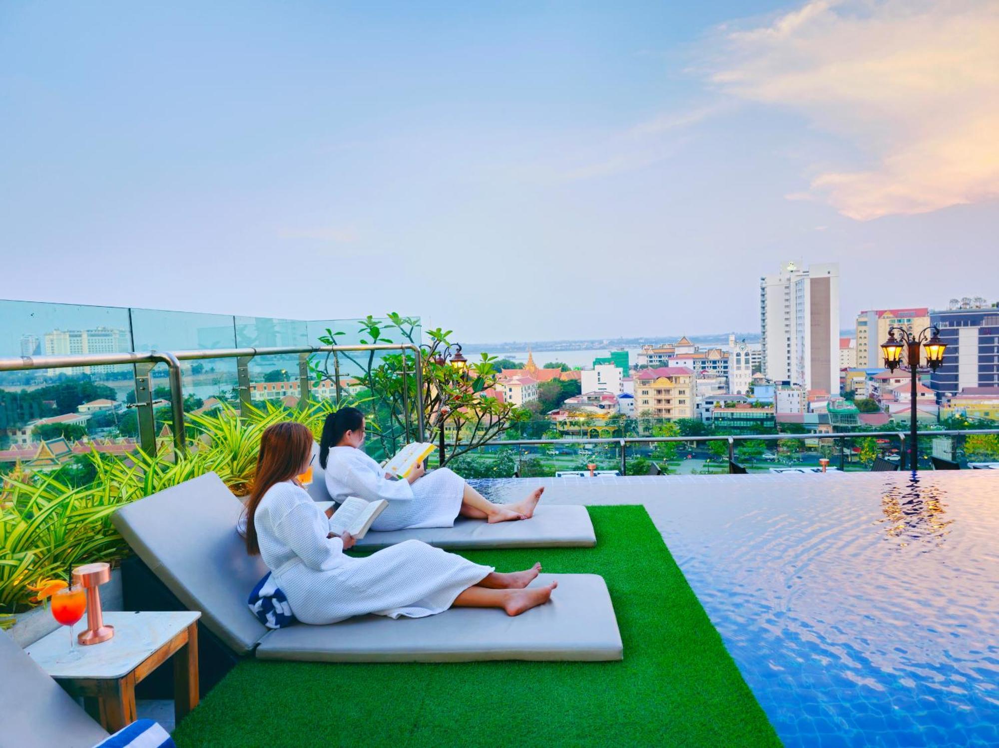 Le Botum Hotel Phnom Penh Eksteriør billede