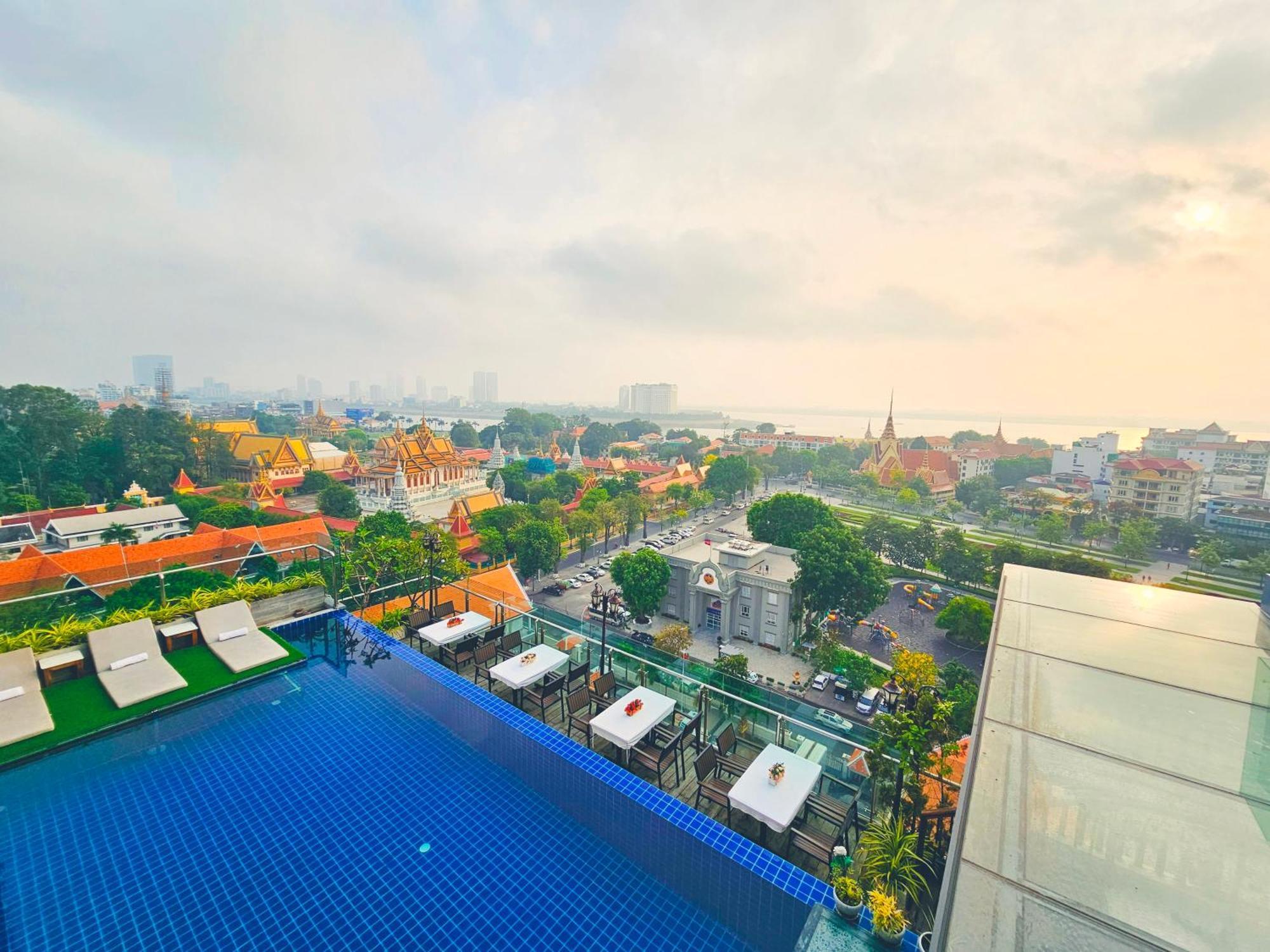 Le Botum Hotel Phnom Penh Eksteriør billede