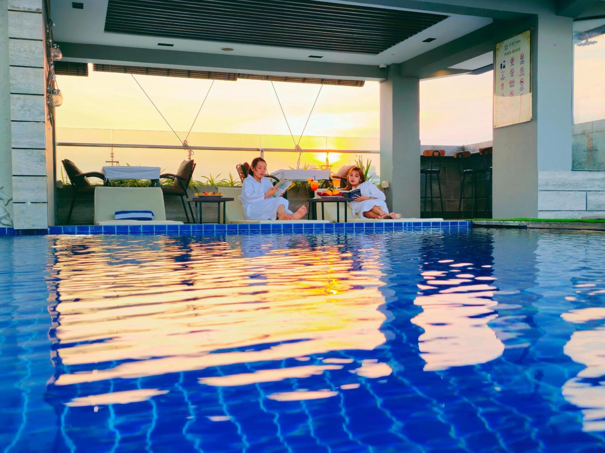 Le Botum Hotel Phnom Penh Eksteriør billede