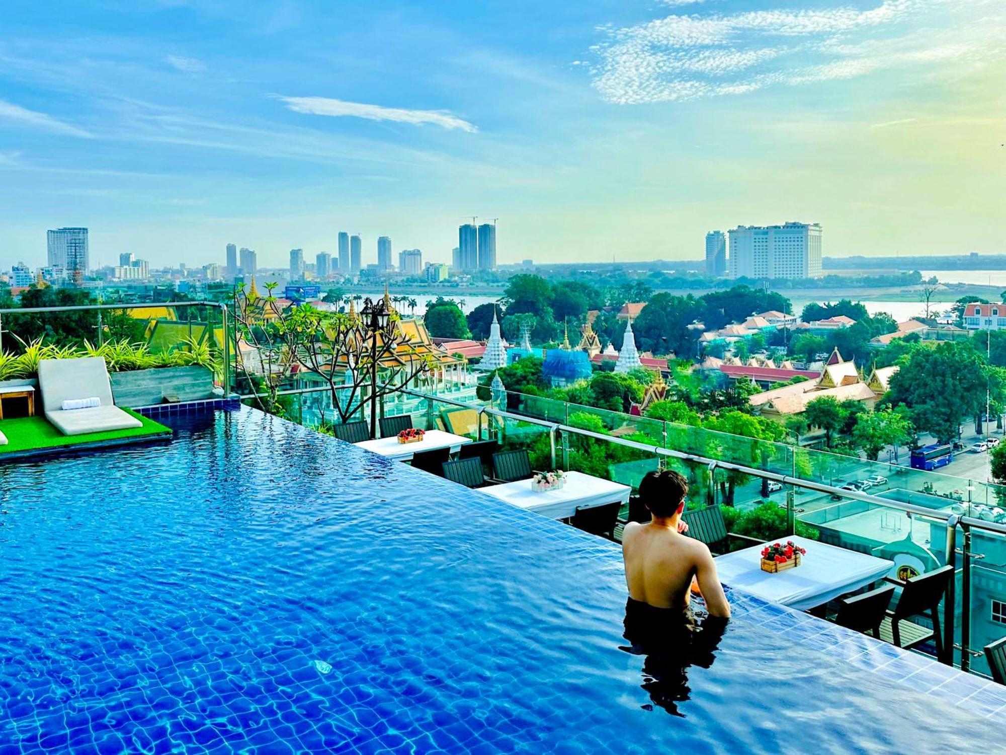 Le Botum Hotel Phnom Penh Eksteriør billede