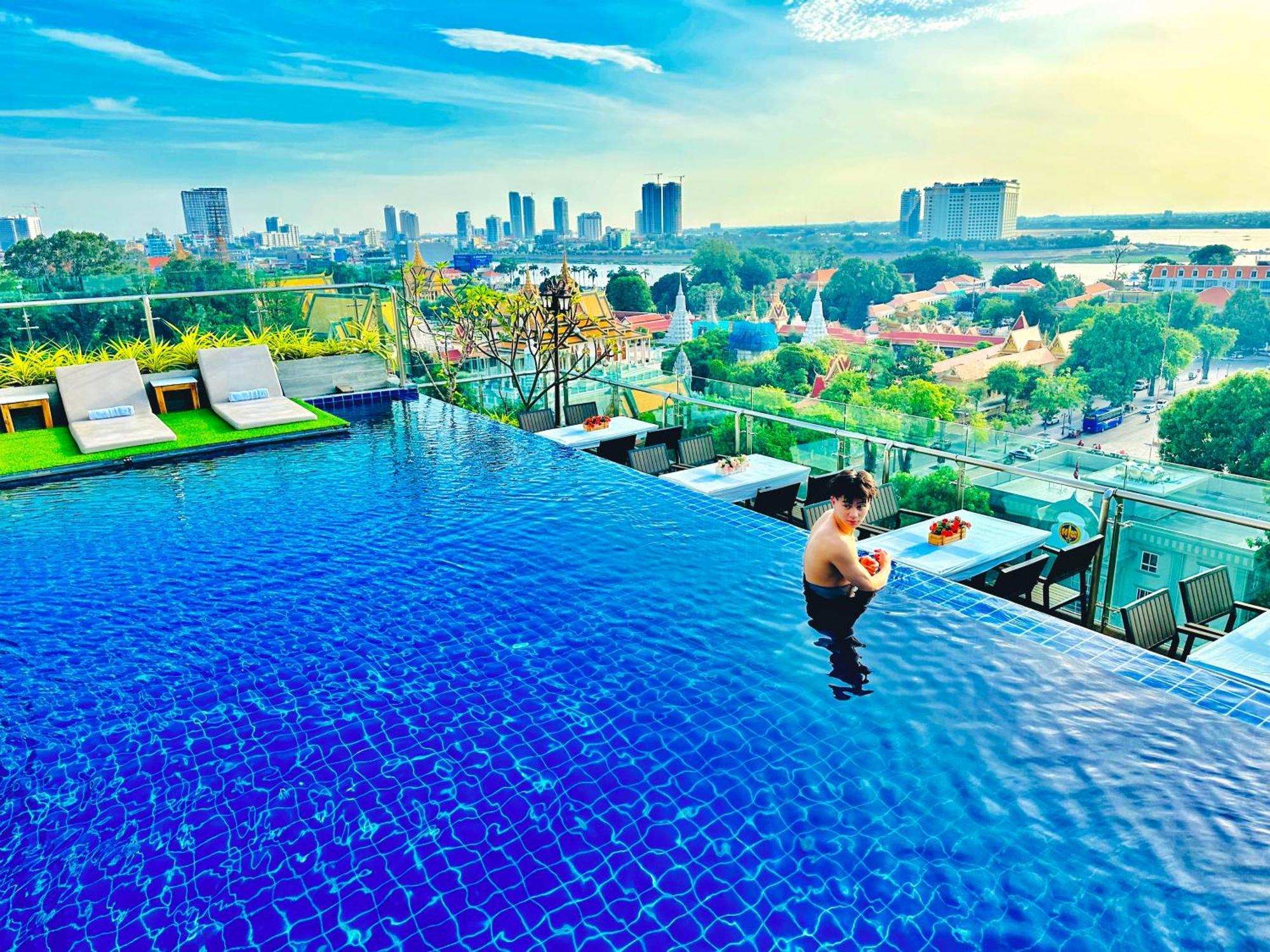 Le Botum Hotel Phnom Penh Eksteriør billede